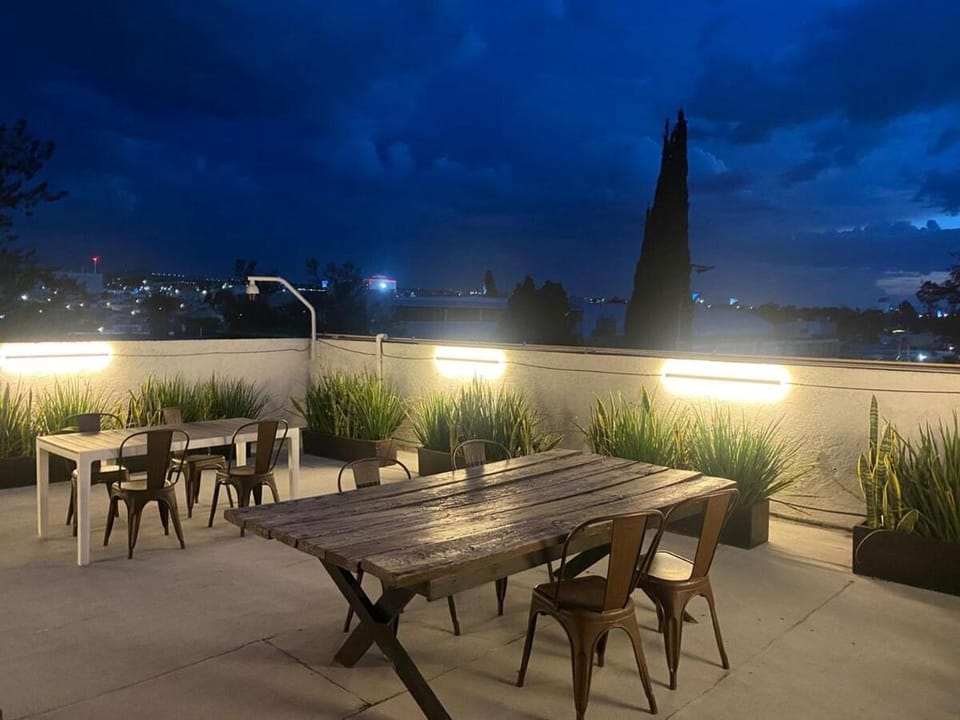 D202 Downtown apartment, one bedroom, AC, WiFi 7 Apartment in Santiago de Queretaro