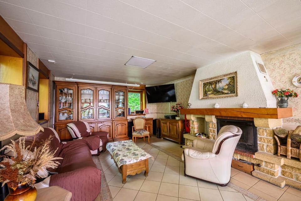 Living room, Decorative detail, fireplace