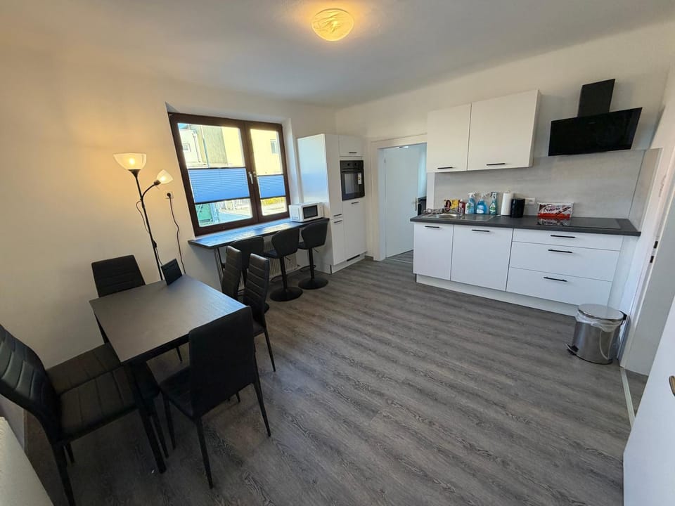 Großzügiges Einfamilienhaus samt Garten & riesiger Garage Apartment in Klagenfurt