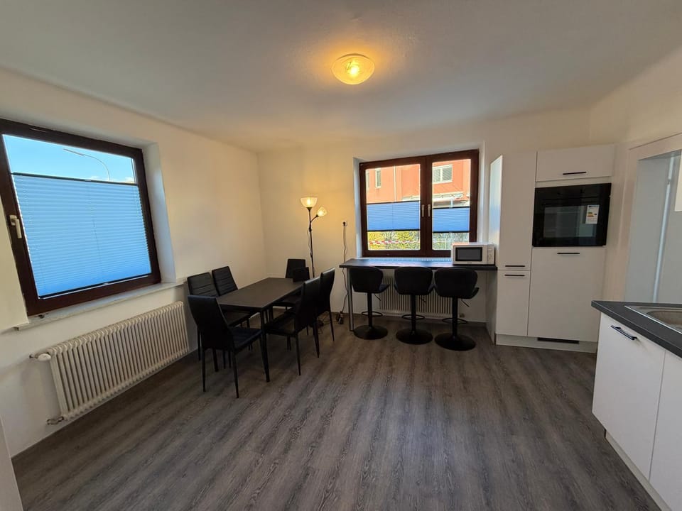Großzügiges Einfamilienhaus samt Garten & riesiger Garage Apartment in Klagenfurt