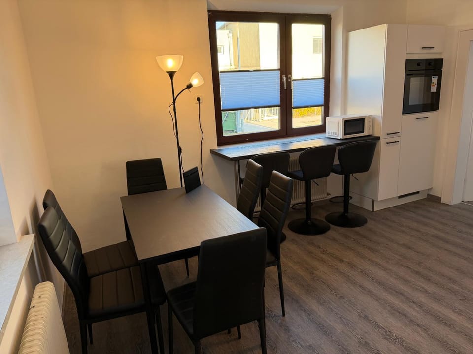 Großzügiges Einfamilienhaus samt Garten & riesiger Garage Apartment in Klagenfurt