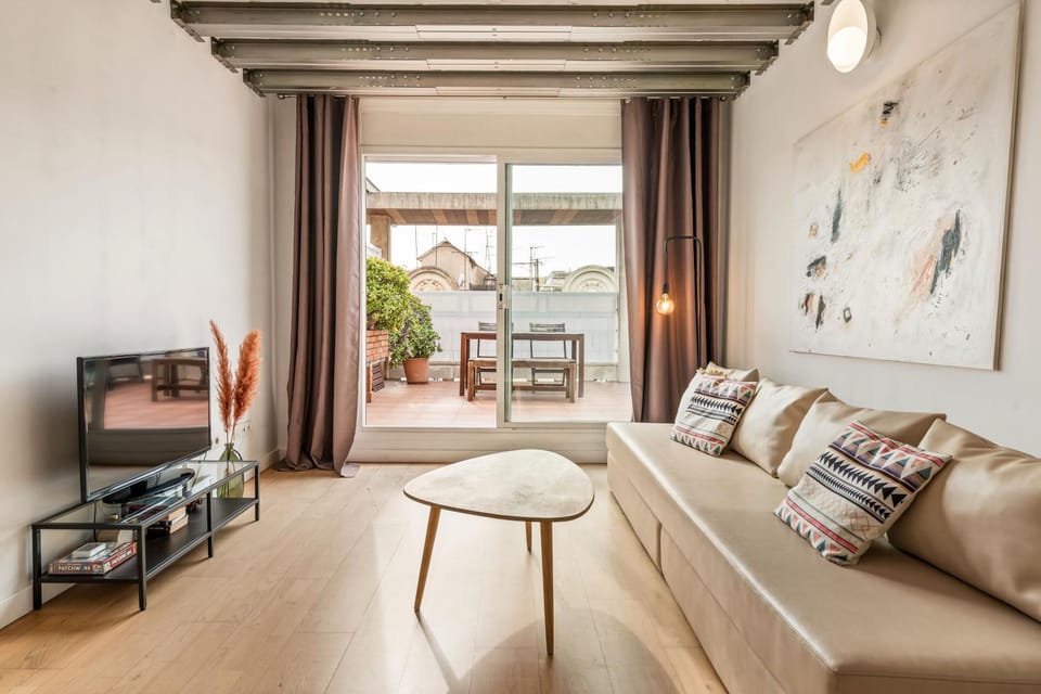 Communal lounge/ TV room, TV and multimedia, Living room, Seating area, Evening entertainment