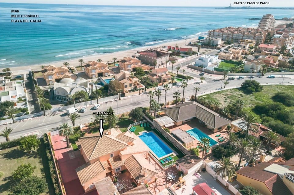 Gran villa 2º Línea del Mediterráneo para 22 px Villa in La Manga