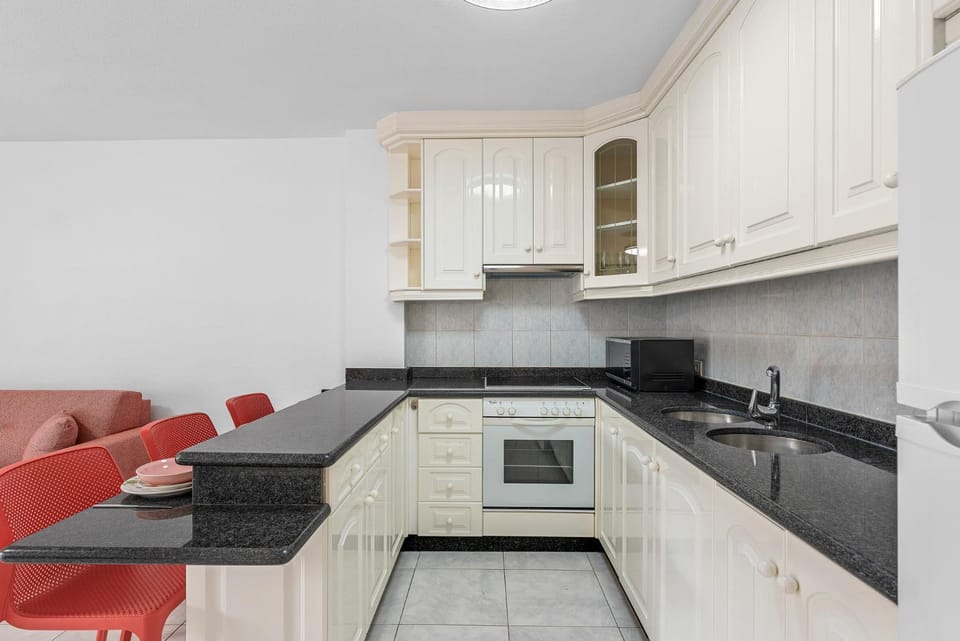 Dining area, microwave, oven, stove, kitchen