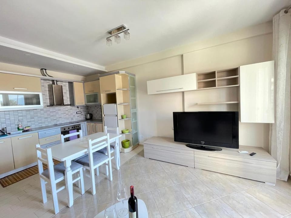 TV and multimedia, Kitchen or kitchenette, Living room, Seating area, Dining area, pet friendly, stove