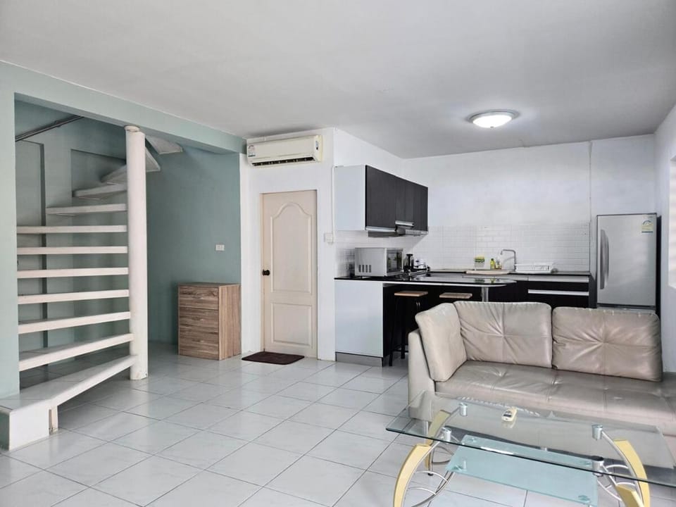 Townhome 44 Apartment in Pattaya City