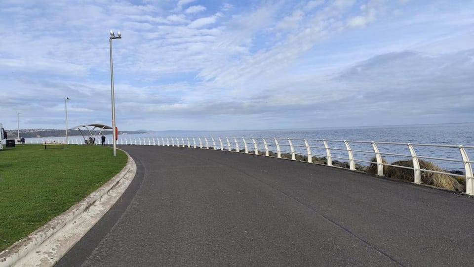 Neighbourhood, Sea view