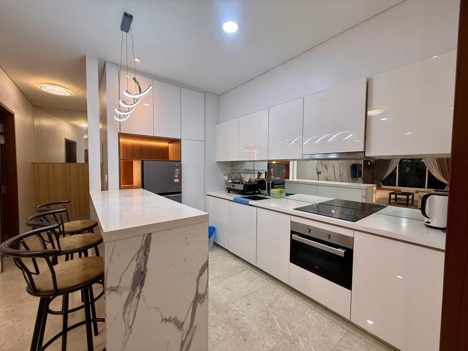 Kitchen or kitchenette, Dining area, dishwasher, minibar, oven, stove, toaster
