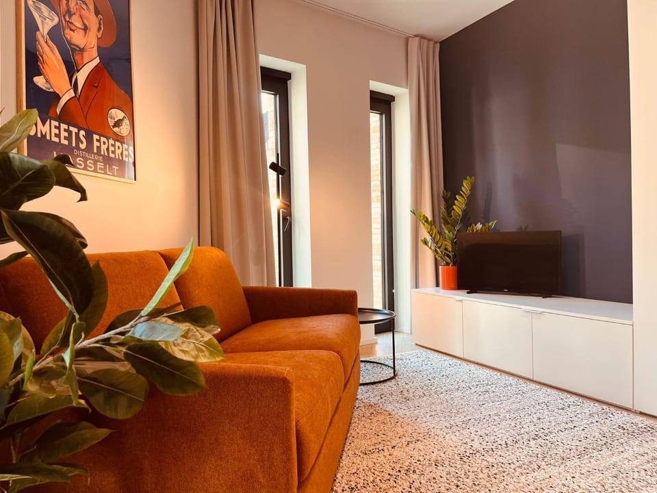 TV and multimedia, Seating area