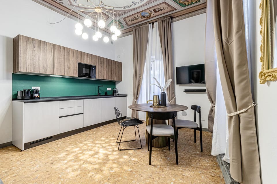 Kitchen or kitchenette, Living room, Seating area