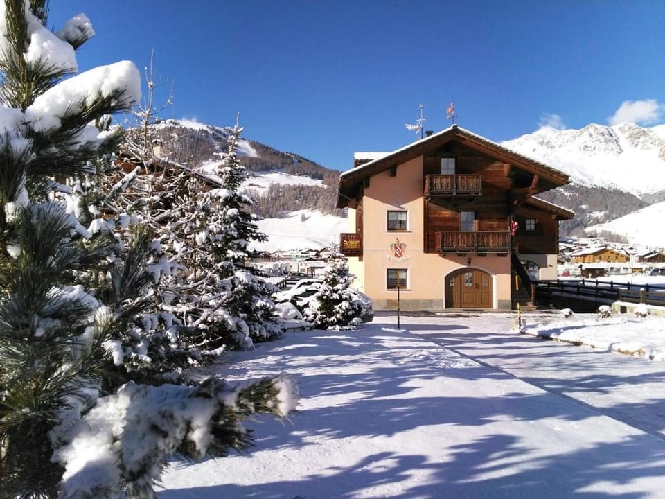 Property building, Winter