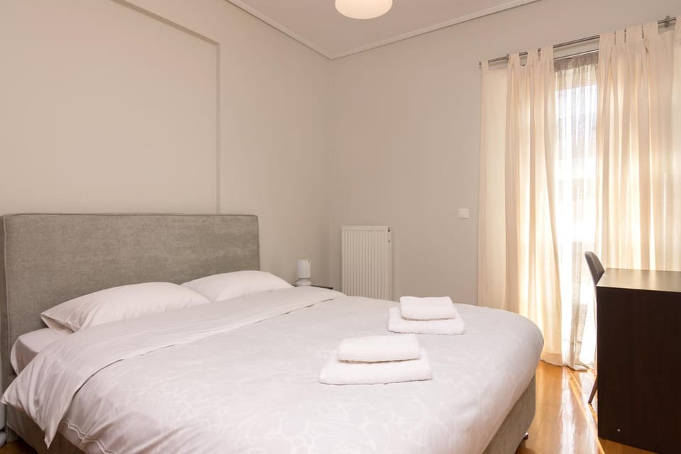Bed, Business facilities, Bedroom