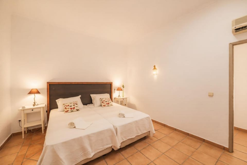 Bedroom, Bedroom