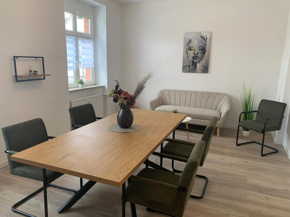 Große moderne Ferienwohnung in Bitterfeld Nähe Goitzschesee Apartment in Thuringia, Germany