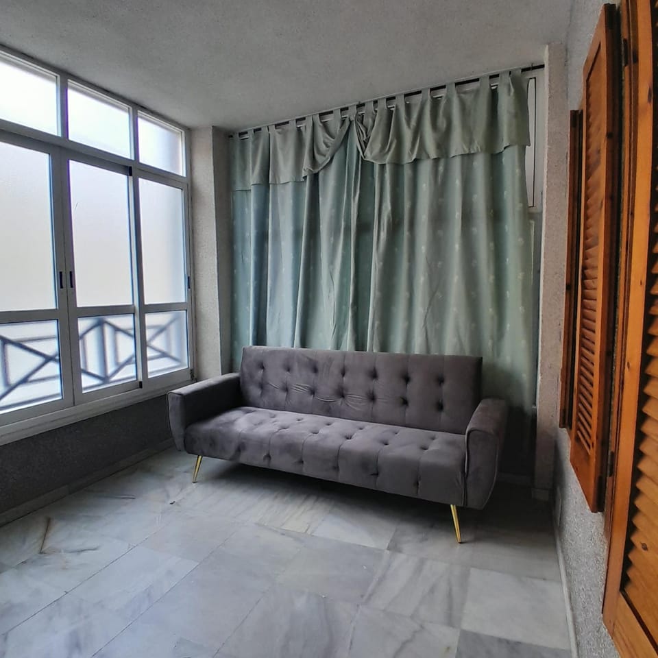 Bed, Living room
