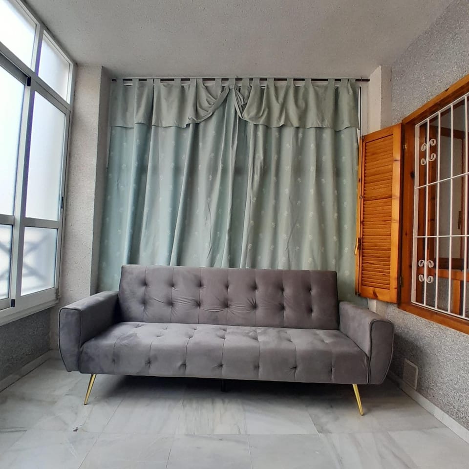 Bed, Living room