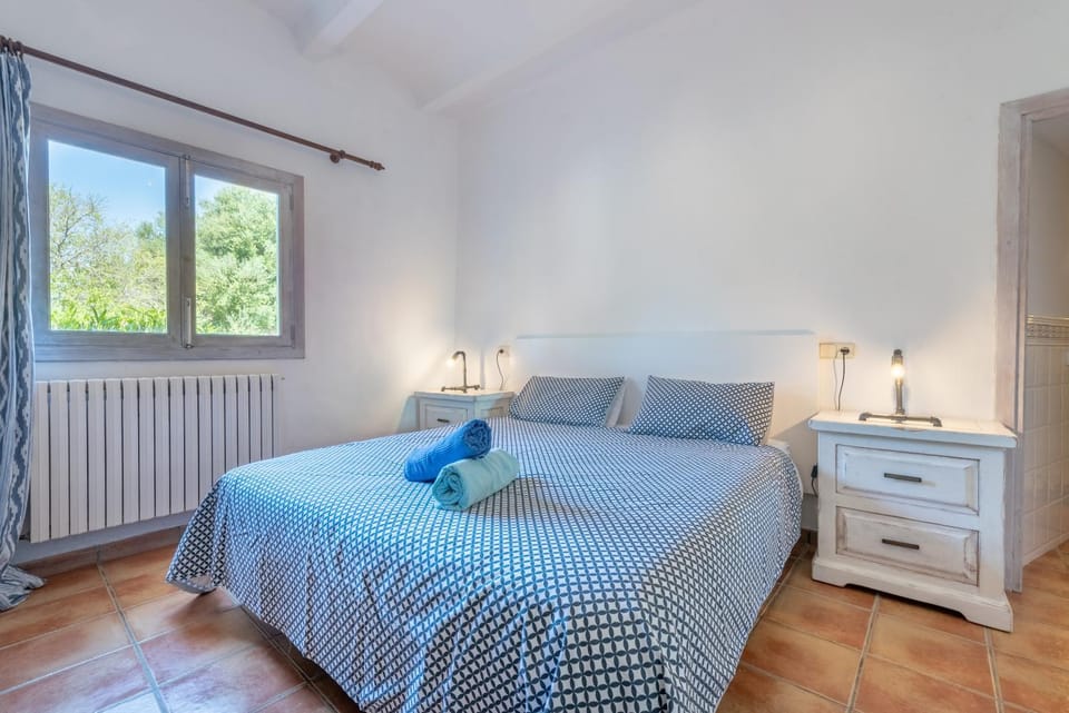 Bed, Photo of the whole room, Bedroom, internet