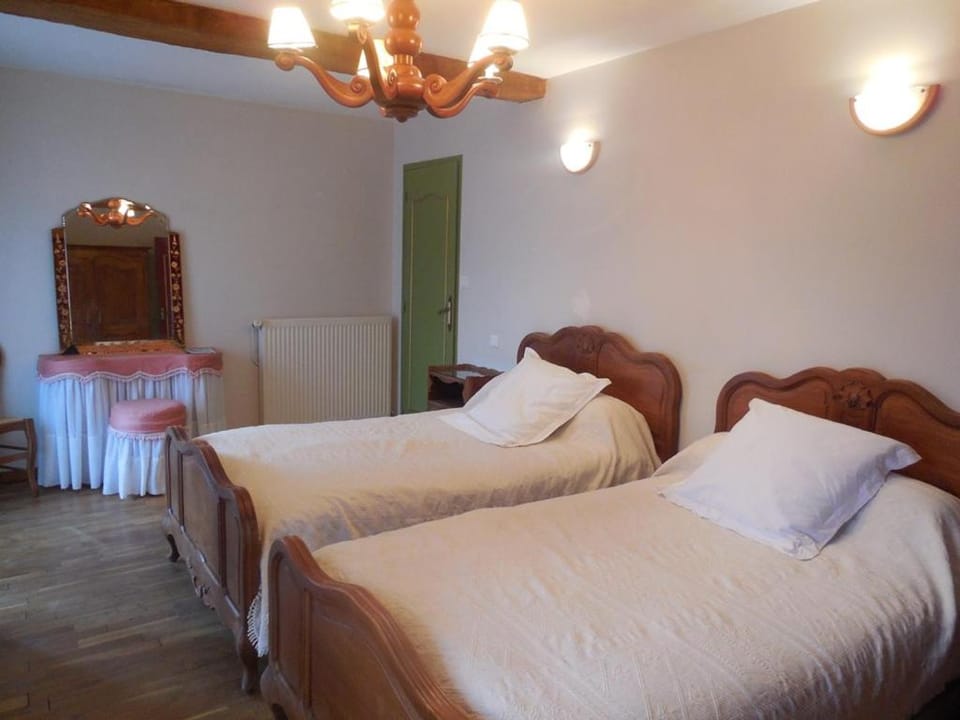 Homestay Château De Saint-Maixant House in Nouvelle-Aquitaine