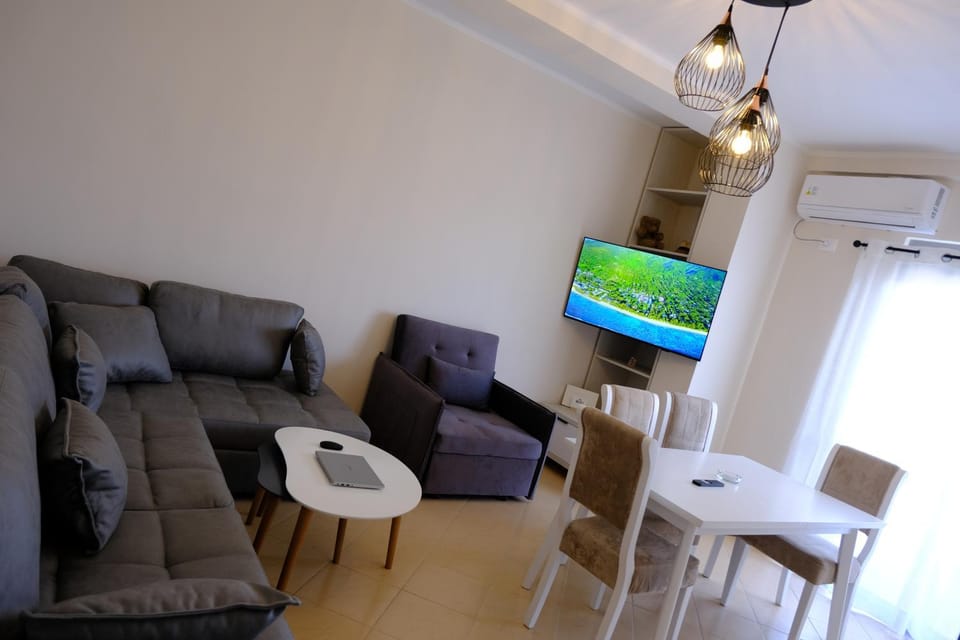 Living room, Seating area, Dining area, air conditioner