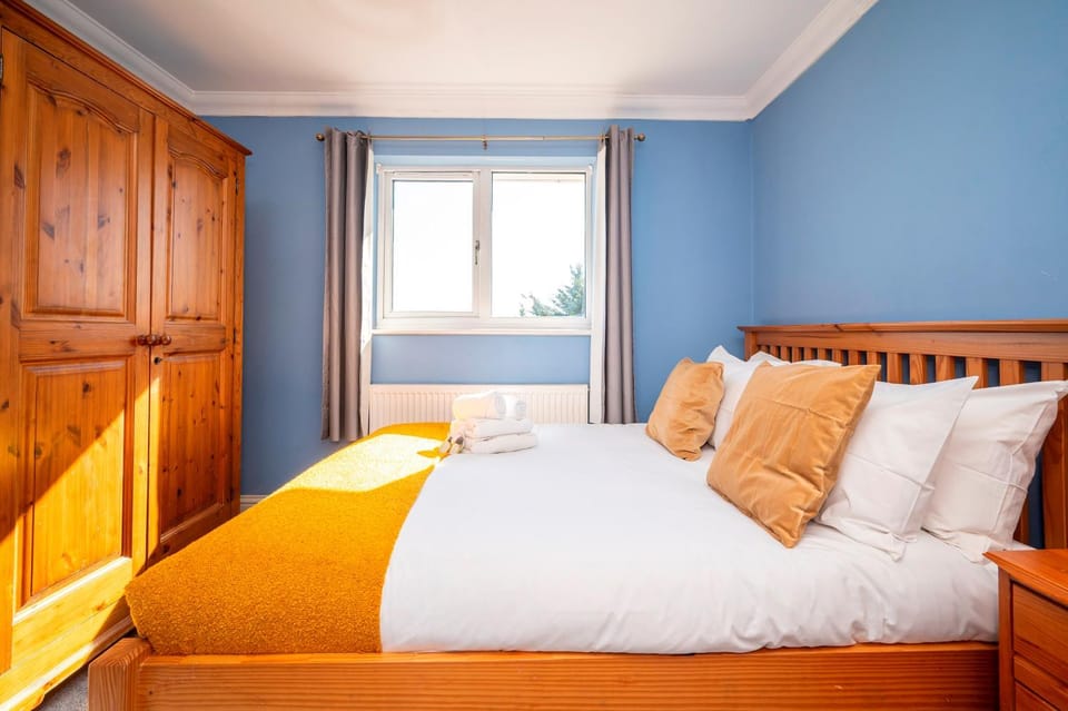 Bed, Other, Photo of the whole room, Bedroom, wardrobe