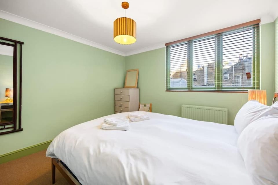 Beautiful home 2bed 2bath near Hyde Park Apartment in City of Westminster