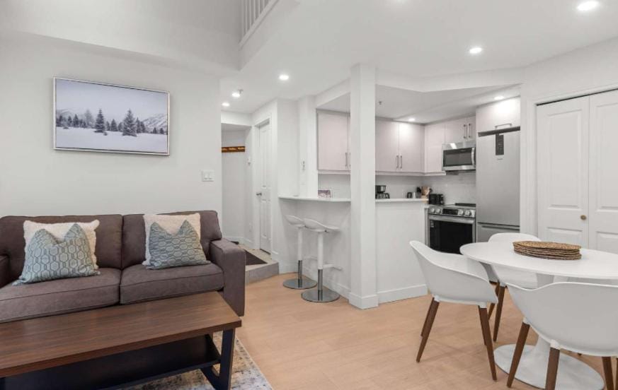 Glaciers Reach 110 by Whistler Premier Apartment in Whistler