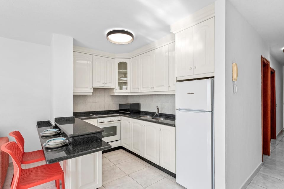 Dining area, microwave, kitchen