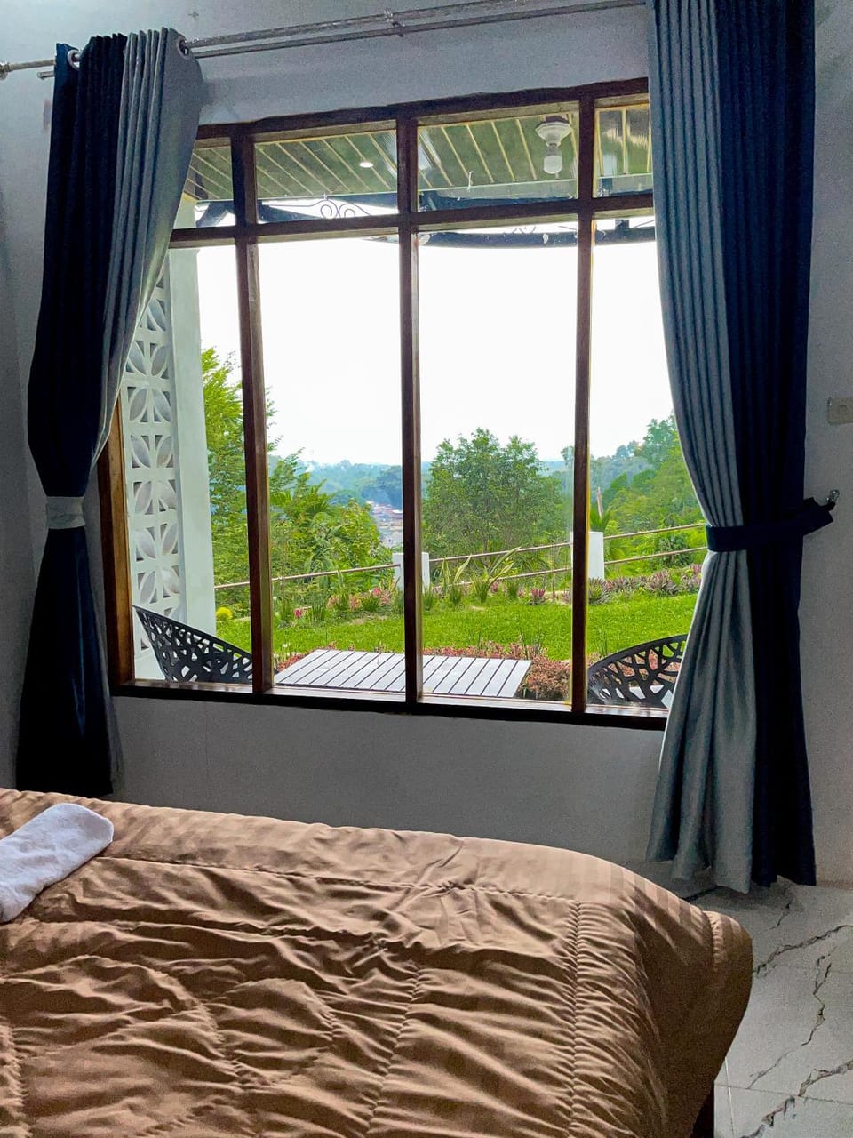Property building, Bed, View (from property/room), Bedroom, Mountain view, Mountain view
