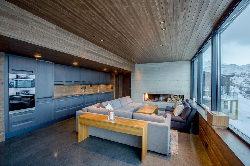 Kitchen or kitchenette, Dining area, Mountain view