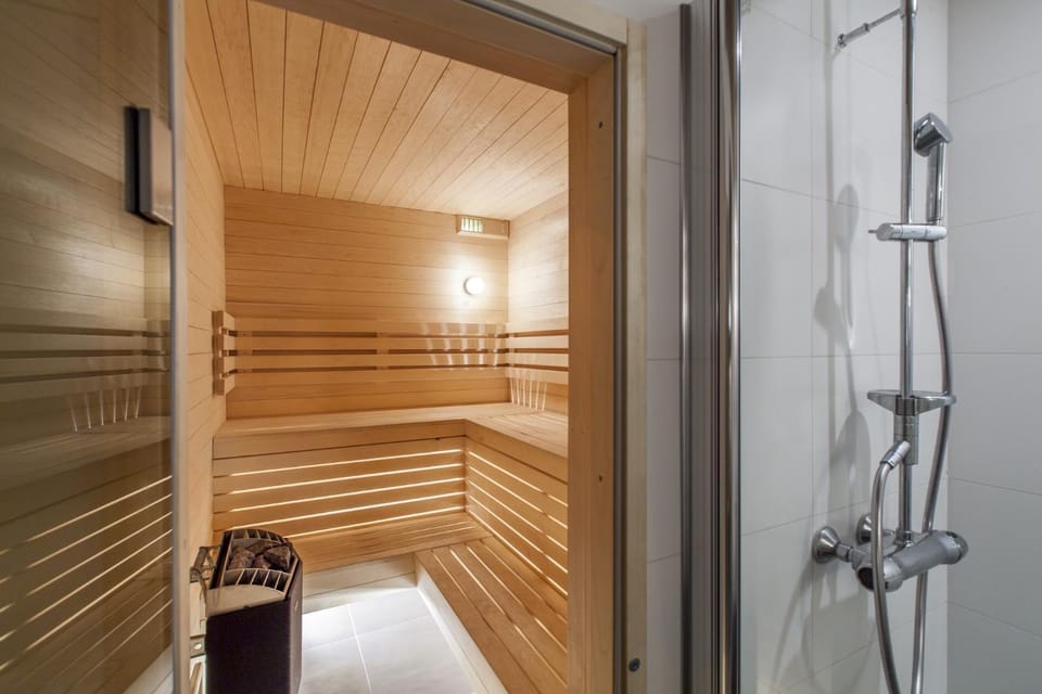 Shower, Sauna, Sauna