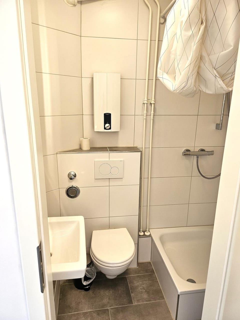 Kiel Jachmannstrasse 2OG mitte 2 Zi Wohnung Apartment in Kiel