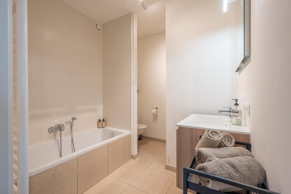 Bathroom, Bath