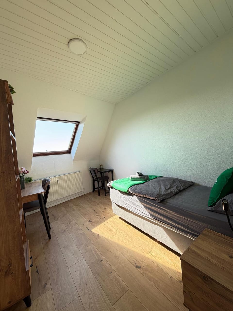 Livemore24 - Space in Oberhausen WLAN - Smart-TV - 24-7 Check-in und Küche Apartment in Oberhausen