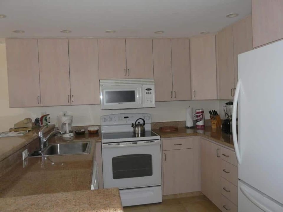 2BR Oceanfront Loft with Solar Shade - Unit C27 condo Apartment in Kapalua