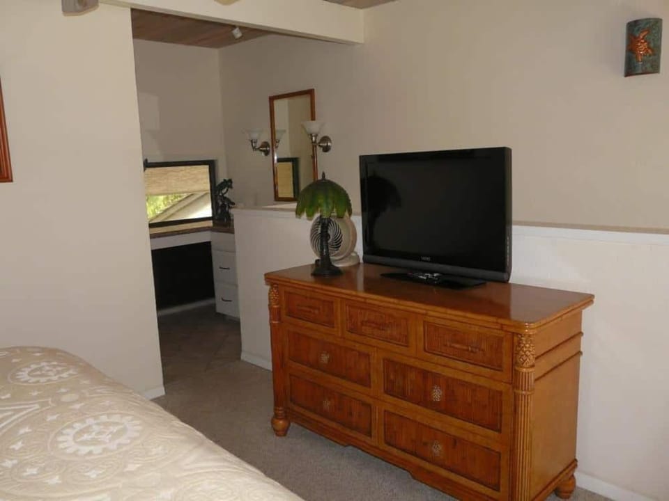 2BR Oceanfront Loft with Solar Shade - Unit C27 condo Apartment in Kapalua