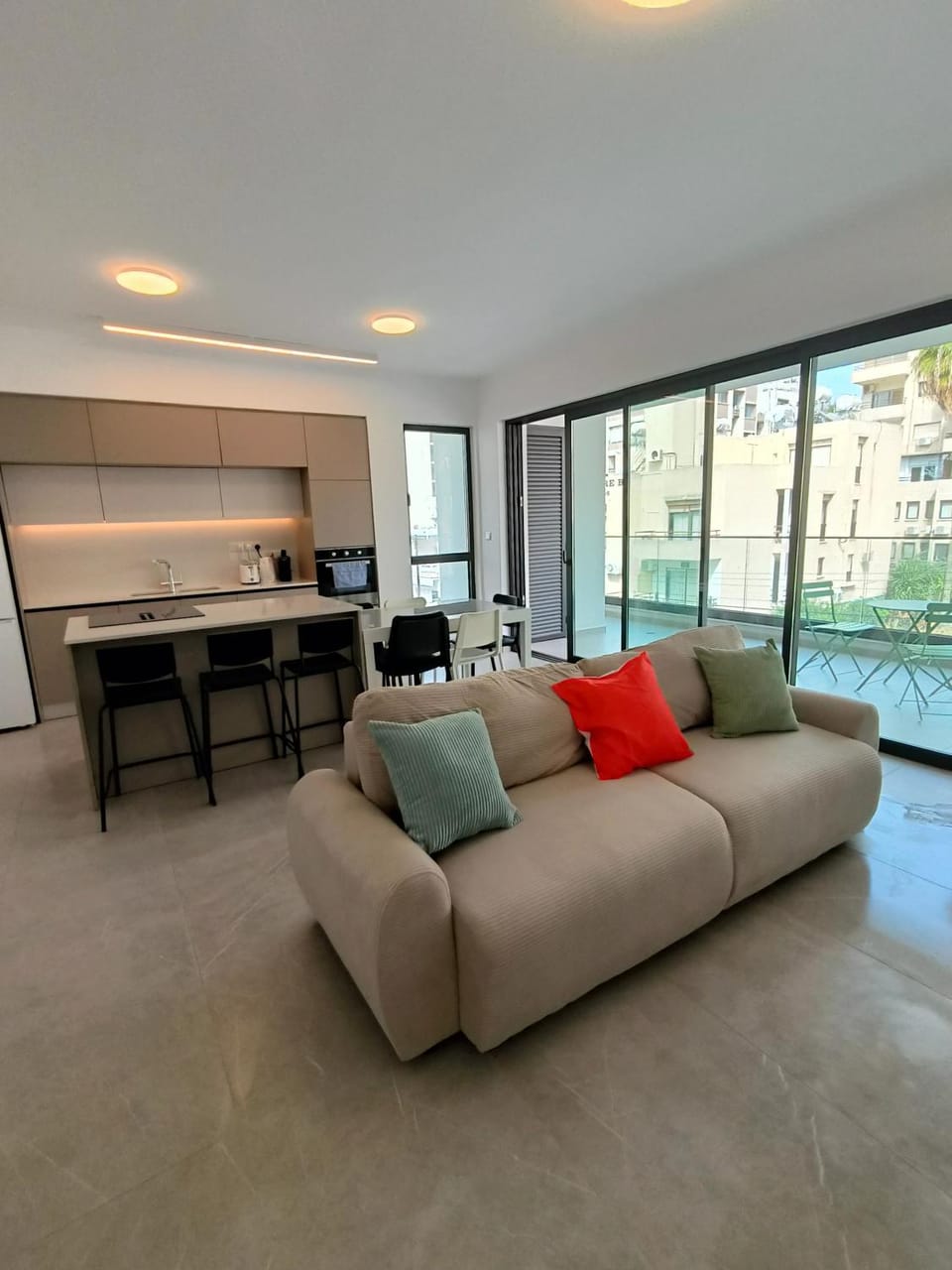 Kitchen or kitchenette, Living room, Seating area