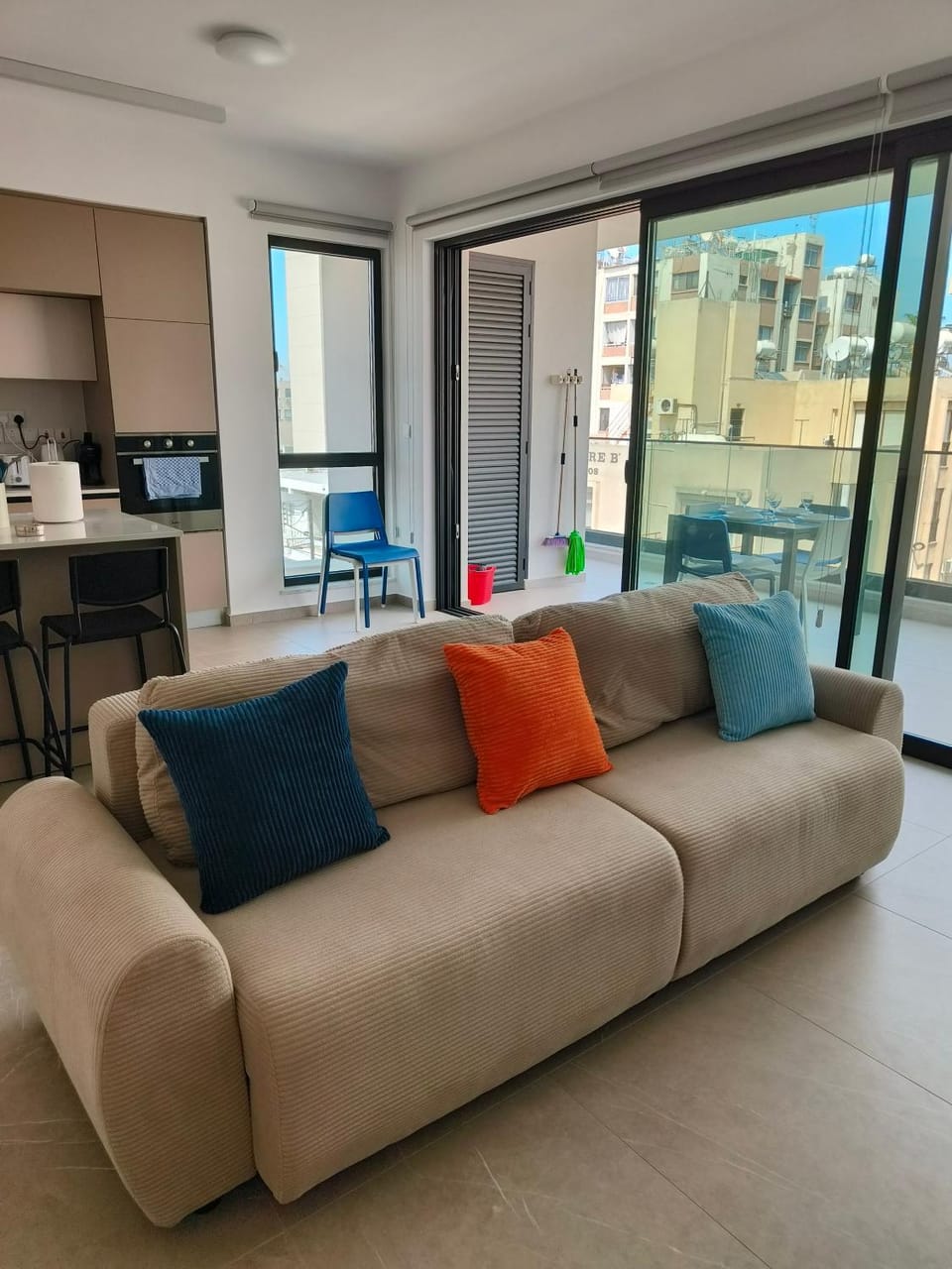 Kitchen or kitchenette, Living room, Seating area