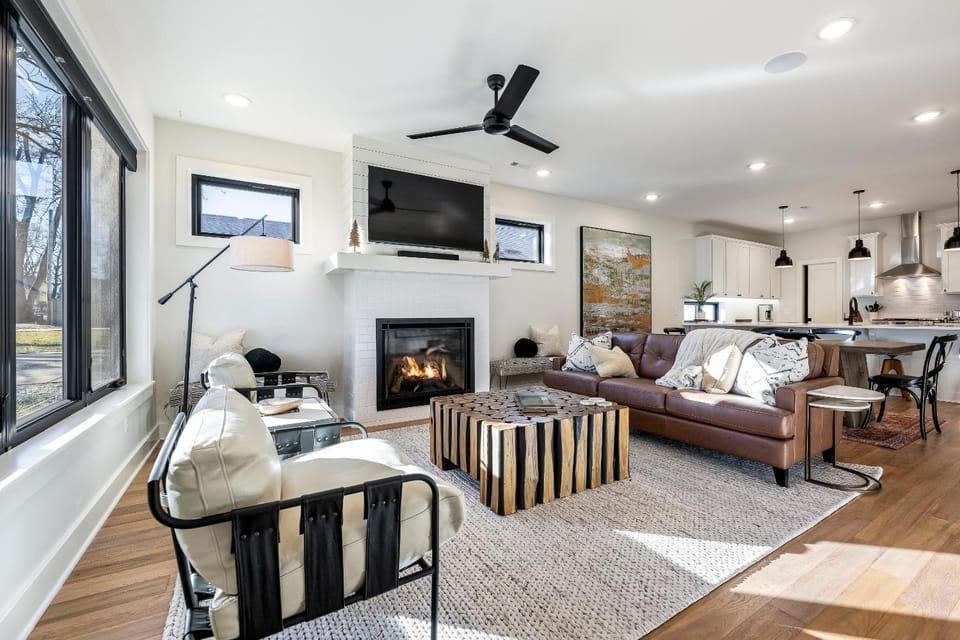 Modern Bentonville farmhouse Bentonville Escape! House in Rogers