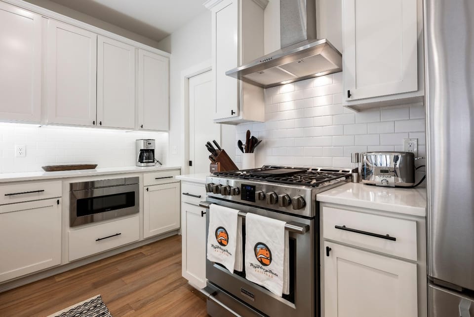 Modern Bentonville farmhouse Bentonville Escape! House in Rogers