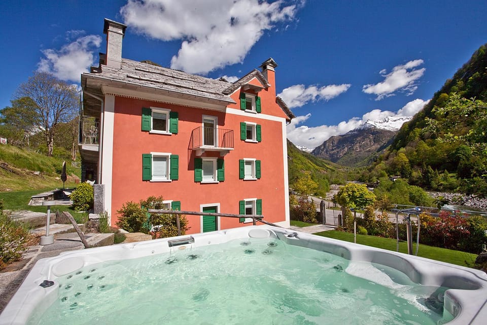 Facade/entrance, Mountain view, Pool view