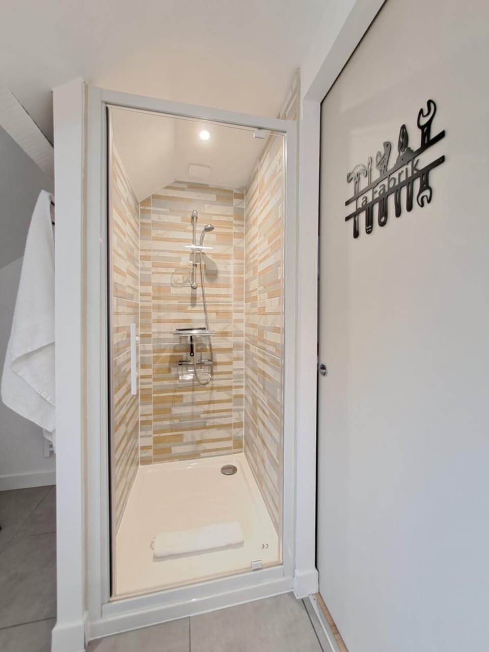 Shower, Bathroom, towels