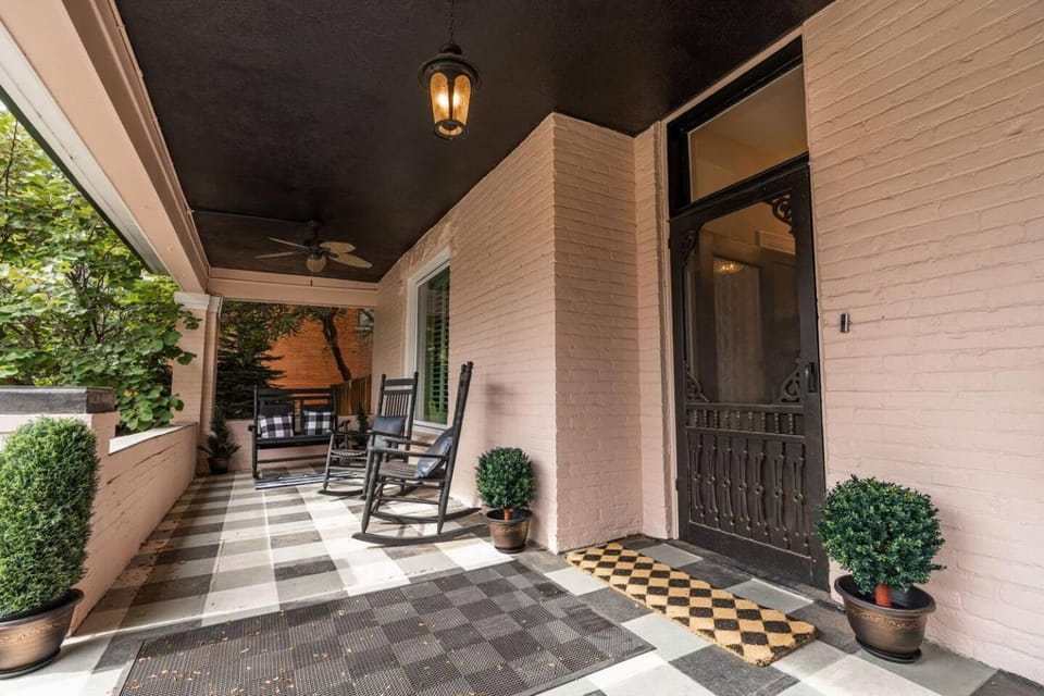 Gorgeous Greenwood Inn House in Canon City