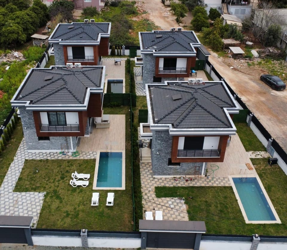 Property building, Bird's eye view, Garden, Garden view, Swimming pool