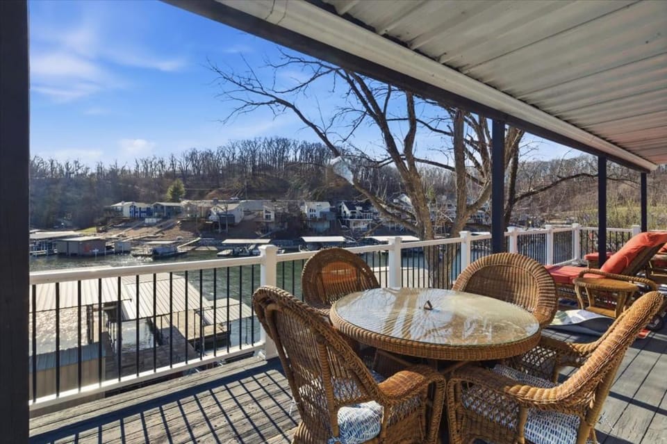Lakefront Home with Private Dock House in Lake of the Ozarks