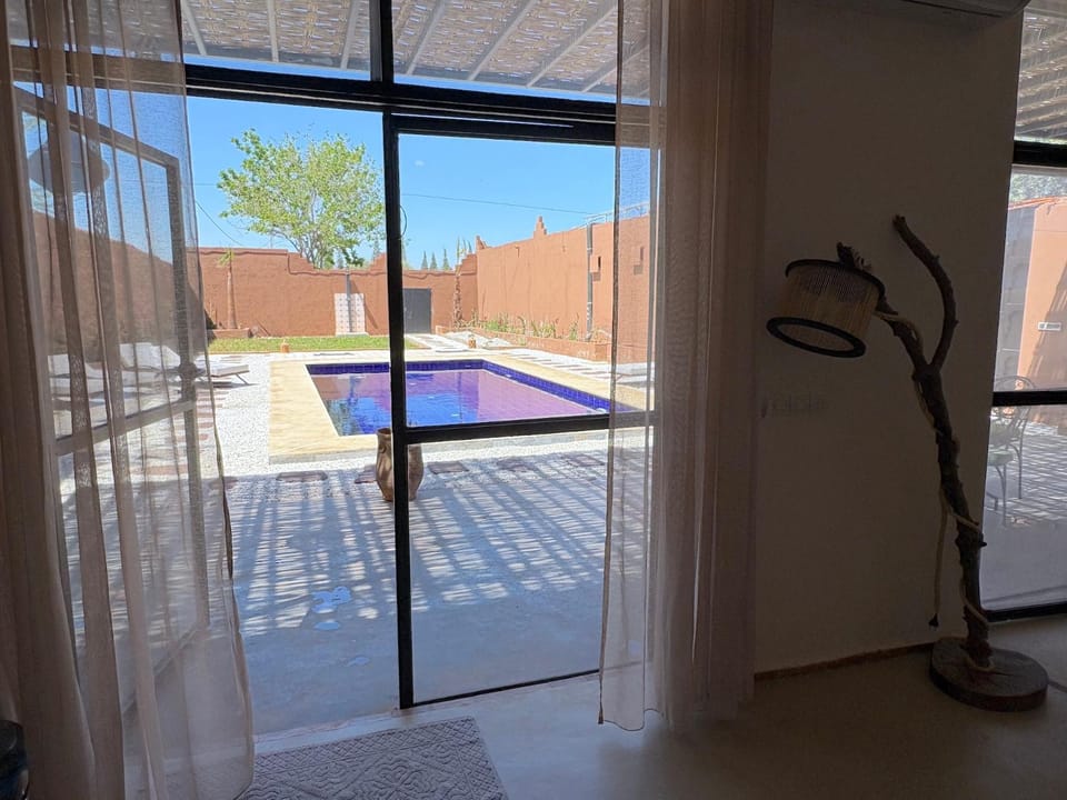 Pool view, Swimming pool, sunbed