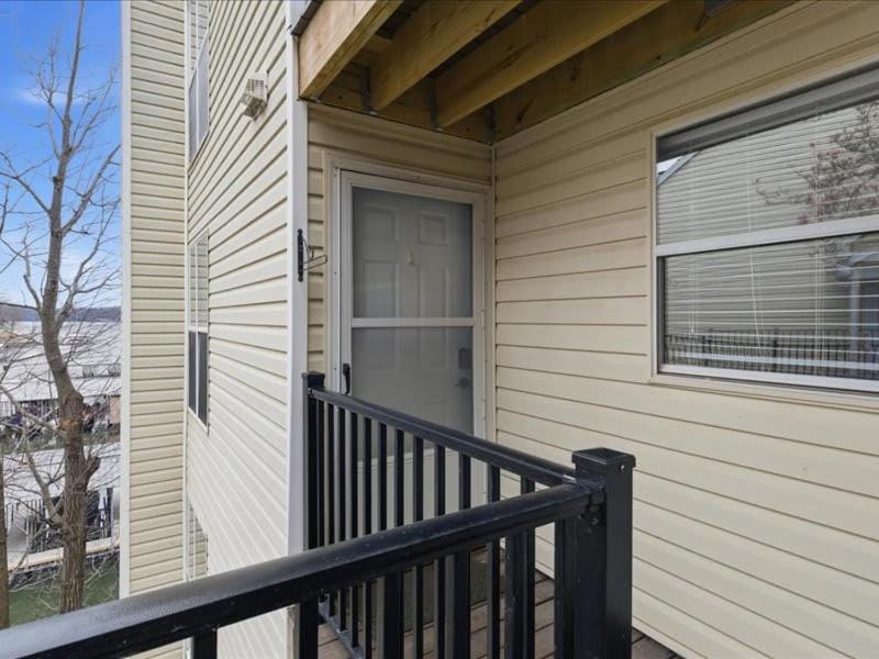 Lake Front Views - Seasonal Pool 3Bed 2Bath - Grill Apartment in Lake of the Ozarks