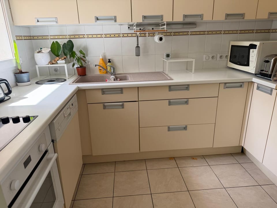 Kitchen or kitchenette, stove, kitchen