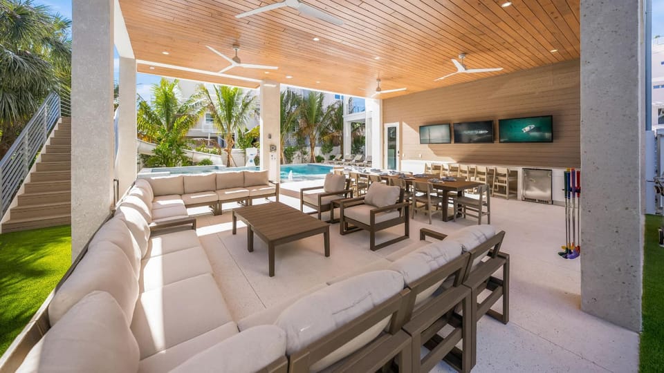 Vantage Point House in Siesta Beach