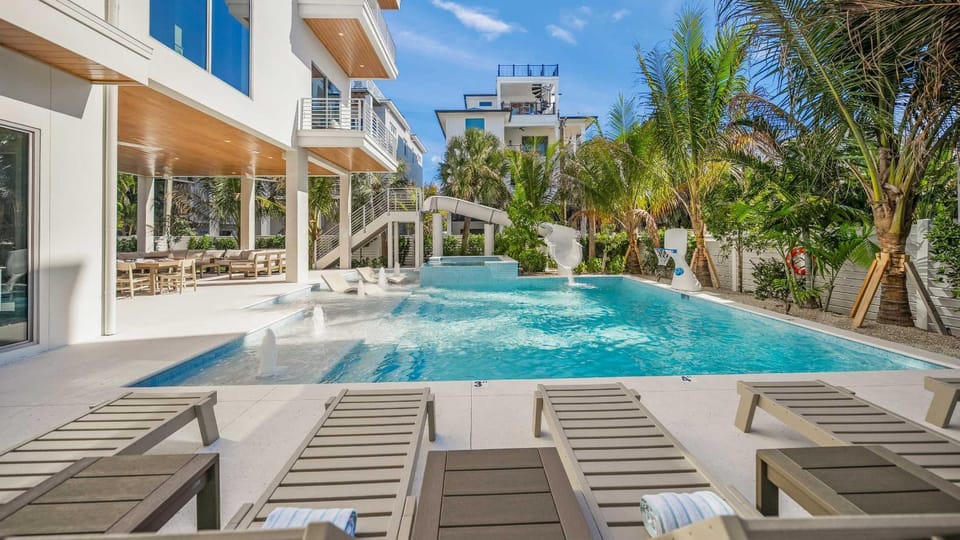 Vantage Point House in Siesta Beach
