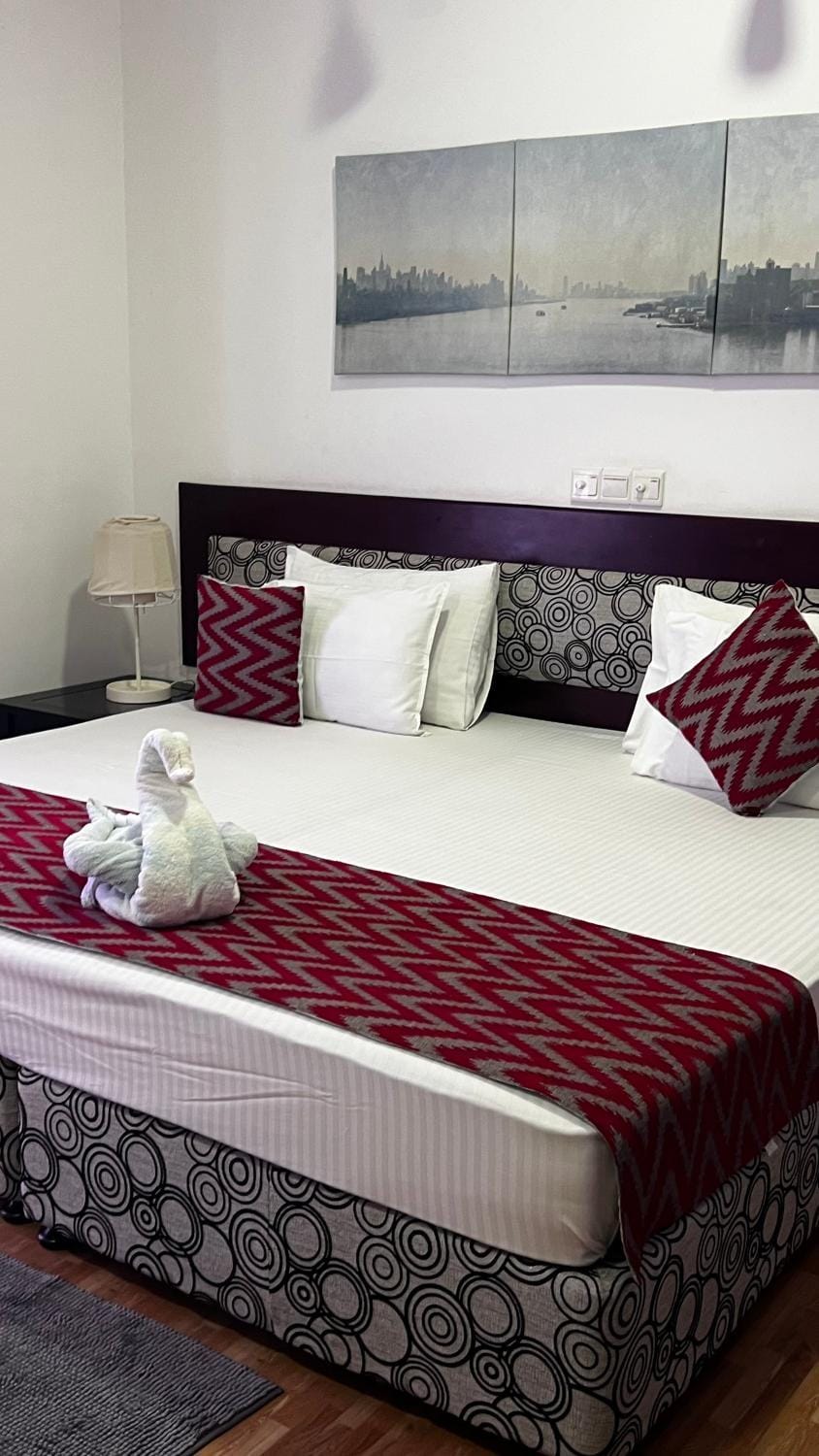 Property building, Bed, Photo of the whole room, Bedroom, towels